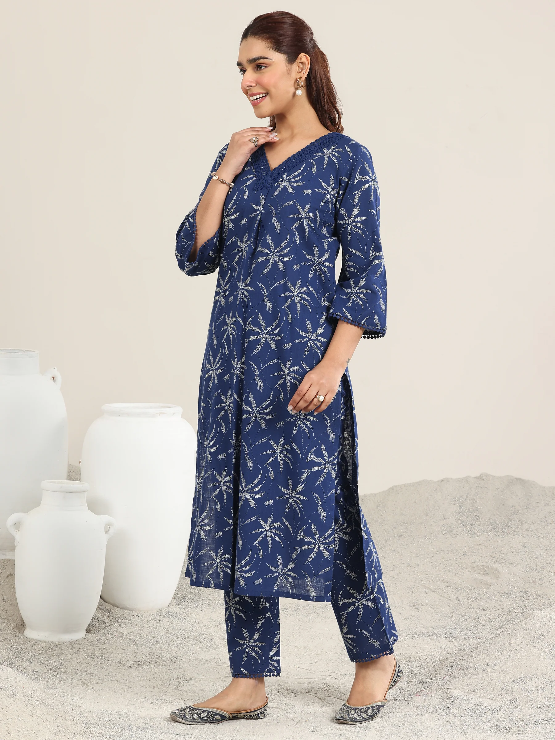 Women Blue Printed Cotton Straight Kurta Set - Image 7
