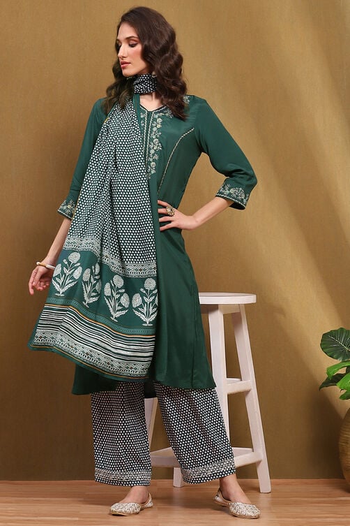 Women Green Modal Embroidered Festive Kalidar Suit Set - Image 7