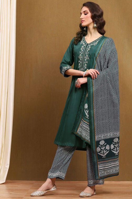 Women Green Modal Embroidered Festive Kalidar Suit Set - Image 4
